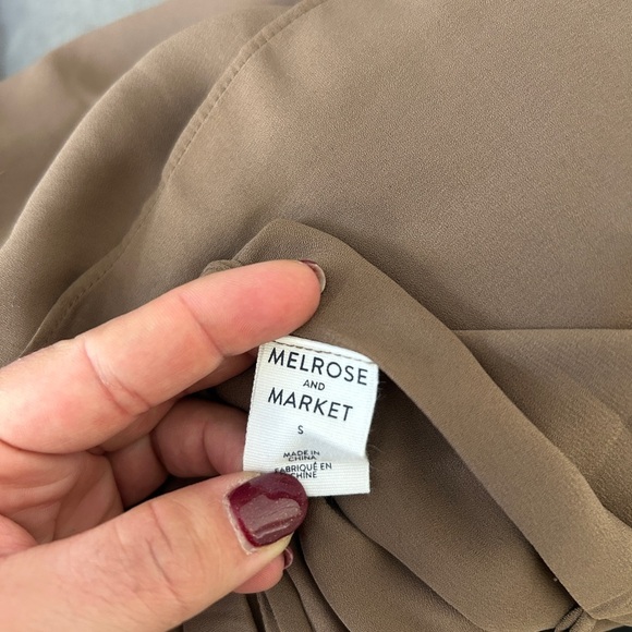 Melrose & Market Lace V Neck Cami in Brown Shiitake - Picture 5 of 7